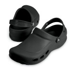 Crocs Works Specialist Vent Unisex. Rymlig Crocssandal med sidoventilation. Utmärkt som yrkessko med stängd hälstöd för hel dags komfort. Den är...